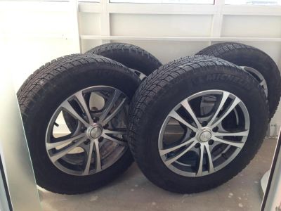Лот: 4064116. Фото: 1. Шипованный комплект колес Michelin... Шины на дисках