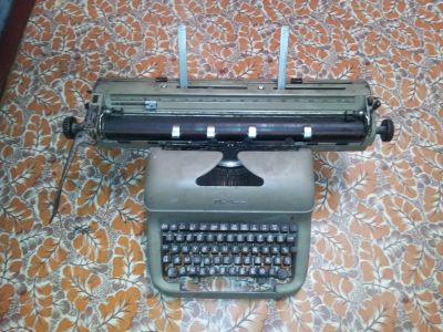 Лот: 7318240. Фото: 1. Печатная машинка. Предметы интерьера и быта