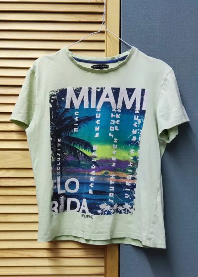Лот: 22376108. Фото: 1. Футболка O'stin Miami, размер... Футболки, поло