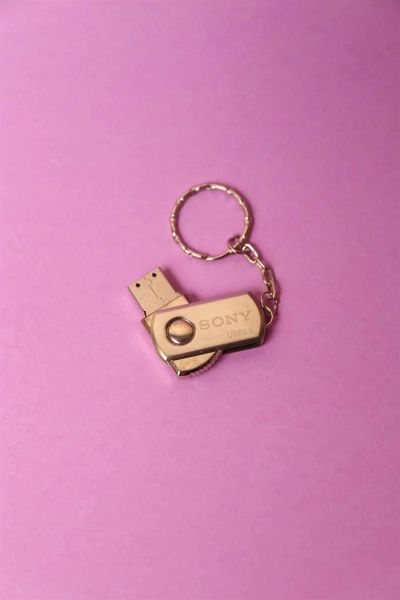 Лот: 3598561. Фото: 1. USB флешка металлическая sony... USB-флеш карты