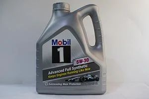 Лот: 10882294. Фото: 1. Mobil 1 5W30 4л (моторное масло... Масла, жидкости