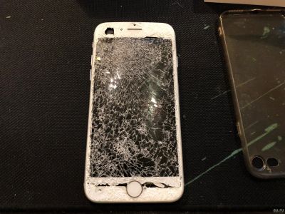 Лот: 13649881. Фото: 1. 32GB iPhone 7 Silver поврежденный... Смартфоны