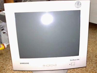 Лот: 76436. Фото: 1. Монитор Samsung SyncMaster 550b. ЭЛТ-мониторы