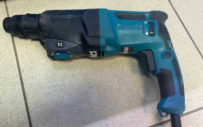 Лот: 20271650. Фото: 1. Перфоратор Makita HR2610, 800... Электроинструмент