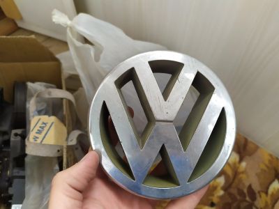 Лот: 16056203. Фото: 1. Эмблема Volkswagen Passat b5. Кузов