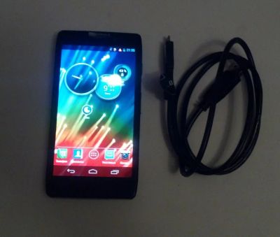 Лот: 7296598. Фото: 1. Motorola RAZR HD XT925 16GB (треснуто... Смартфоны