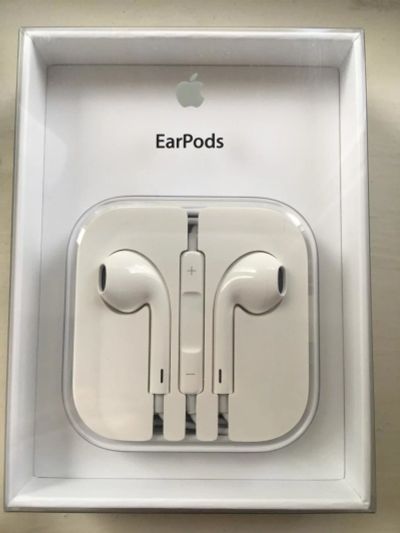 Лот: 9764402. Фото: 1. Earpods. Красноярск