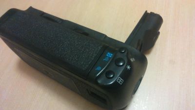 Лот: 4655739. Фото: 1. Canon BG-E7 Battery Grip \\ Батарейная... Батарейные блоки, ручки