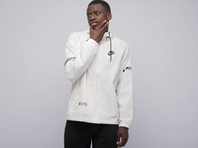 Лот: 19684051. Фото: 1. Ветровка Nike (28711) Размер одежды... Верхняя одежда