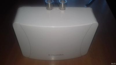 Лот: 11880455. Фото: 1. Проточный водонагреватель Electrolux. Водонагреватели, бойлеры