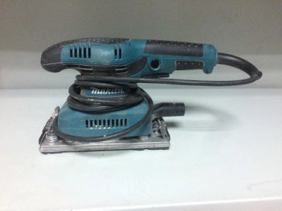 Лот: 9759241. Фото: 1. Продам шлифмашину Makita BO3710... Электроинструмент