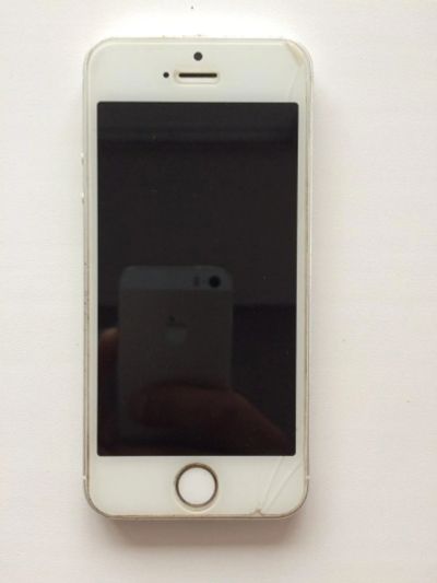 Лот: 10169840. Фото: 1. iphone 5s 32 Gb Торг. Смартфоны