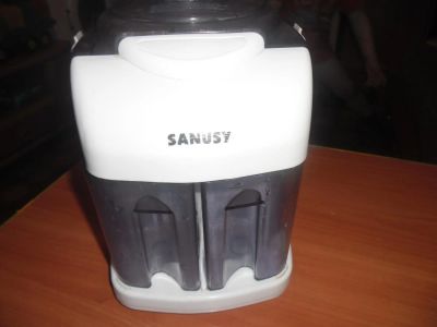 Лот: 7044596. Фото: 1. Соковыжималка Sanusy. Кухонная