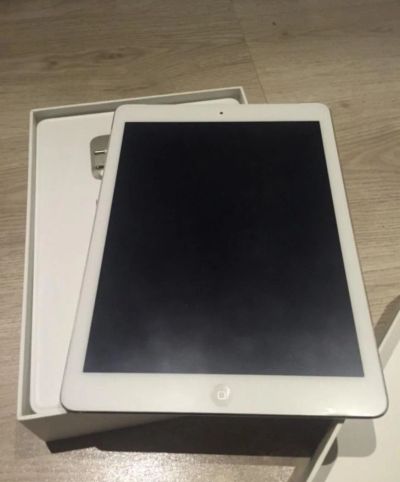 Лот: 6689294. Фото: 1. iPad Air 16Gb wifi + Cellular... Планшеты