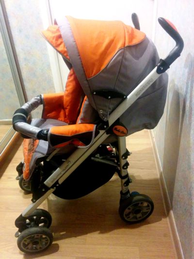 Лот: 11711459. Фото: 1. Прогулочная коляска Baby Care... Коляски