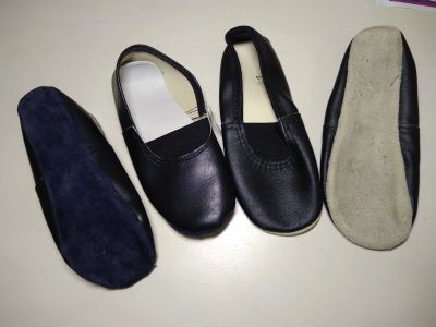 Лот: 12625721. Фото: 1. Детские чешки 2шт. Другое (обувь)