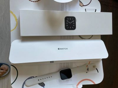 Лот: 17923152. Фото: 1. Apple watch SE 40mm Silver. Смарт-часы, фитнес-браслеты, аксессуары