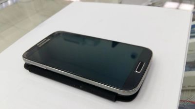 Лот: 5814628. Фото: 1. Galaxy S4 i9500 состояние близкое... Смартфоны