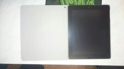 Лот: 10320406. Фото: 1. Apple iPad 2 Wi-Fi 16 GB + Чехол. Планшеты