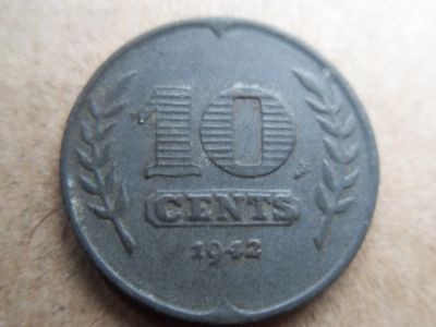 Лот: 16227345. Фото: 1. Нидерланды 10 центов 1942. Много... Европа