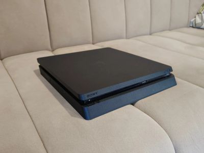 Лот: 25626250. Фото: 1. Ps4 slim. Игровые приставки, консоли
