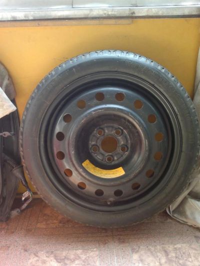 Лот: 3015474. Фото: 1. Запаска 5x100 Bridgestone T135... Шины на дисках