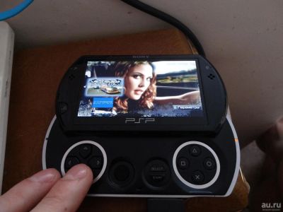 Лот: 7938509. Фото: 1. Игровая консоль psp go. Игровые приставки, консоли