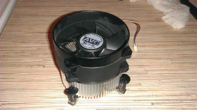 Лот: 1595304. Фото: 1. Кулер с радиатором для P4 на LGA775. Системы охлаждения
