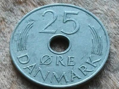 Лот: 9910929. Фото: 1. Монета 25 эри оре ере Дания 1973... Европа