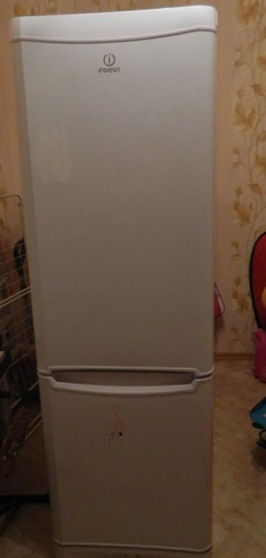 Лот: 3438693. Фото: 1. Холодильник Indesit. Холодильники, морозильные камеры