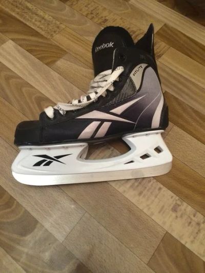 Лот: 6629877. Фото: 1. Коньки reebok 43 размер. Коньки