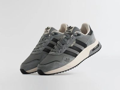 Лот: 25675202. Фото: 1. Кроссовки Adidas Retropy F2. Кеды, кроссовки, слипоны