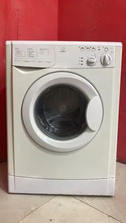Лот: 21009682. Фото: 1. стиральная машина Indesit бу код... Стиральные машины