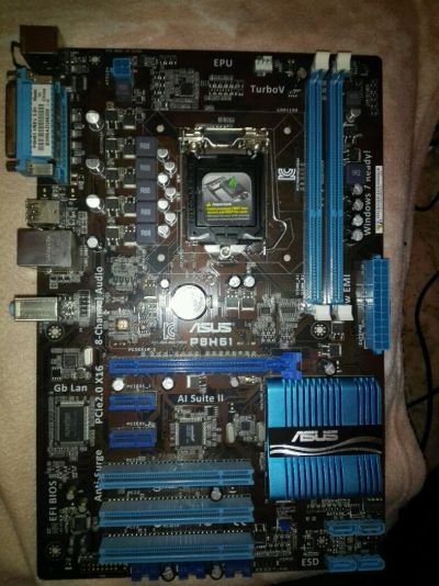 Лот: 9291271. Фото: 1. Asus p8h61. Материнские платы