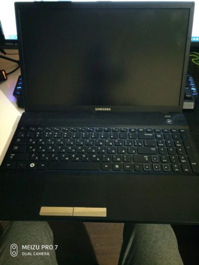 Лот: 11601358. Фото: 1. Ноутбук Samsung NP300V5A + сумка... Ноутбуки