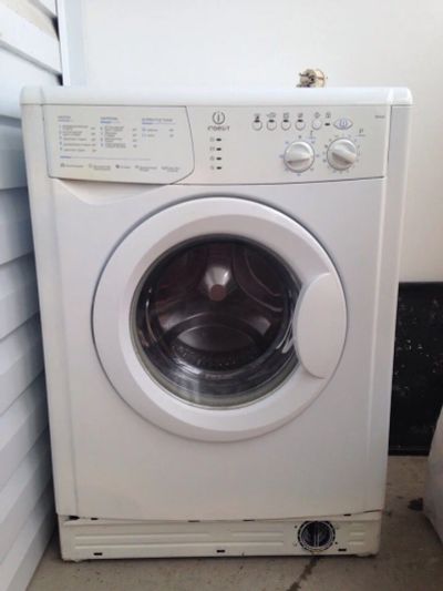 Лот: 10565104. Фото: 1. Стиральная машина indesit. Стиральные машины