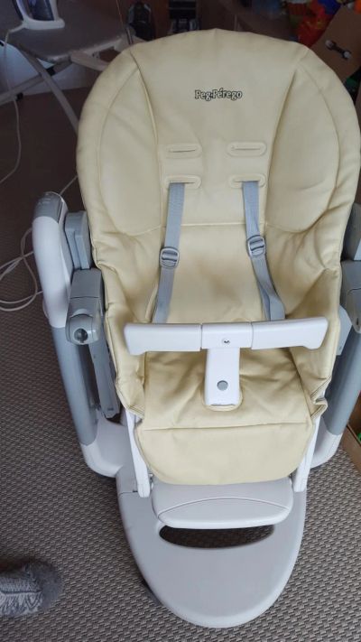 Лот: 8440563. Фото: 1. Стульчик Peg Perego Tatamia. Стульчики для кормления