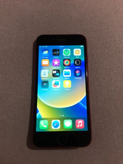 Лот: 21091692. Фото: 1. iPhone 8 RED. Смартфоны