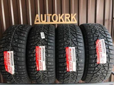 Лот: 17855408. Фото: 1. Зимние шины R18 245/50 Bridgestone... Шины