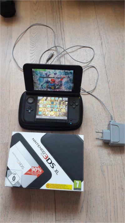 Лот: 11126989. Фото: 1. Nintendo 3DS XL черная + карта... Игровые приставки, консоли
