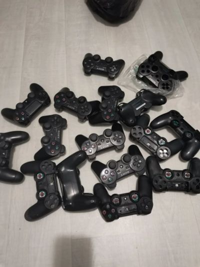 Лот: 16938584. Фото: 1. Dualshock 3, 4 неиспр куча мала... Аксессуары для игровых приставок, консолей, геймпады