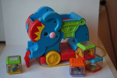 Лот: 6728322. Фото: 1. Fisher-Price Слоненок с кубиками. Электронные