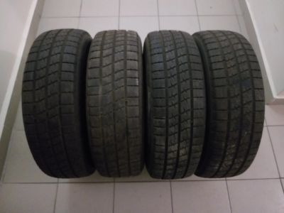 Лот: 16835536. Фото: 1. Комплект зимних шин липучка Kumho... Шины