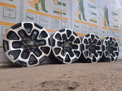 Лот: 25793964. Фото: 1. Комплект Оригинальных Литых дисков... Диски