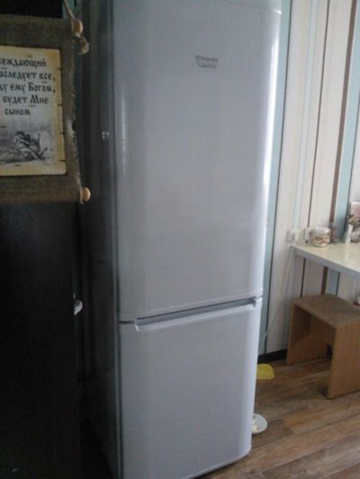 Лот: 4120323. Фото: 1. Холодильник Hotpoint Ariston. Холодильники, морозильные камеры