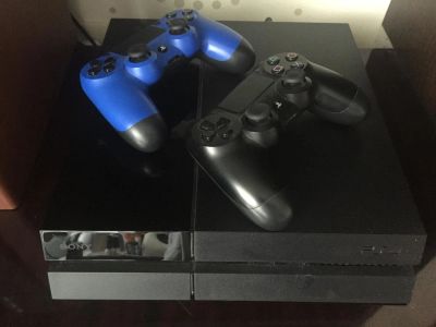 Лот: 10226566. Фото: 1. PlayStation 4 +2 джойстика +4... Игровые приставки, консоли