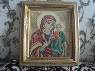 Лот: 3848690. Фото: 1. Вышитая крестиком икона Девы Марии. Вышивание