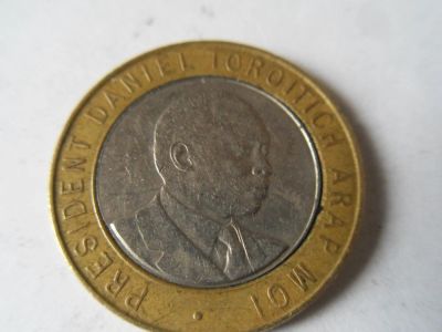 Лот: 5460138. Фото: 1. Кения 10 шиллингов 1997. Африка