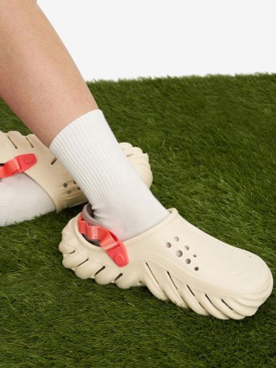 Лот: 25559101. Фото: 1. Сабо женские Crocs Echo, Бежевый. Другое (одежда, обувь, галантерея)