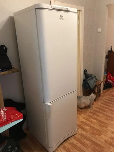 Лот: 14427460. Фото: 1. Холодильник Indesit. Холодильники, морозильные камеры